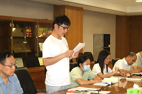 【汇聚青年力量 奋进时代征程】极速电竞集团党支部召开专题党课暨预备党员转正党员大会(图2)