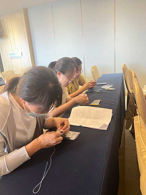 【巧手做香包 健康迎端午】极速电竞集团开展香包制作活动(图3)