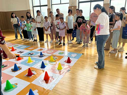“缤纷童年 快乐六一”上海极速电竞集团举办亲子活动(图5)