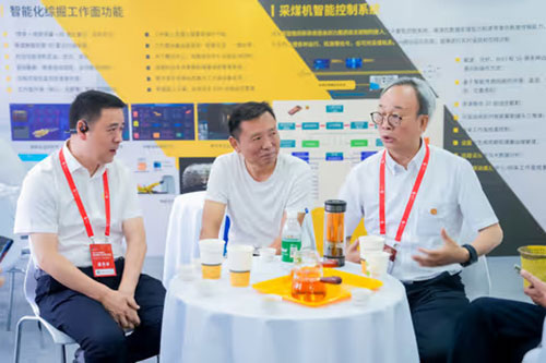 实力彰显！上海极速电竞集团参展贵州国际能源产业博览交易会取得圆满成功(图4)