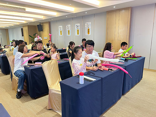 【月满华诞 匠心传情】极速电竞集团举办“团圆庆华诞”亲子活动​(图2)
