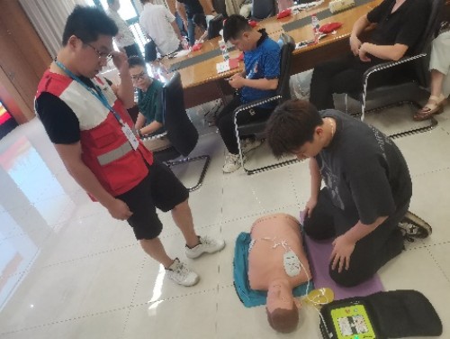  掌握急救技能 筑牢安全防线——集团开展初级红十字救护员专项培训(图1)